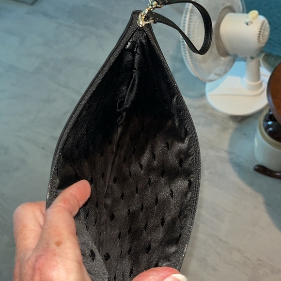 Kate Spade Wristlet tablet pouch Nylon black make up/ Cosmetic bag
NWOT - Picture 15 of 15